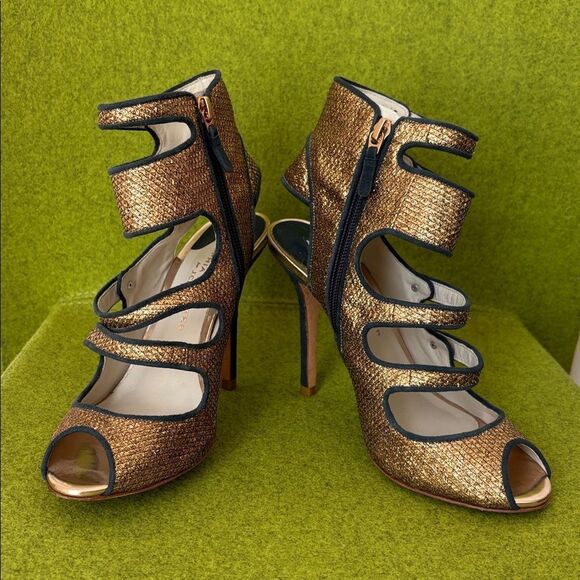 SOPHIA WEBSTER FOR J CREW AMMA PUMPS SHOES 37 ( US-6) ITEM #B3897 - Picture 3 of 10